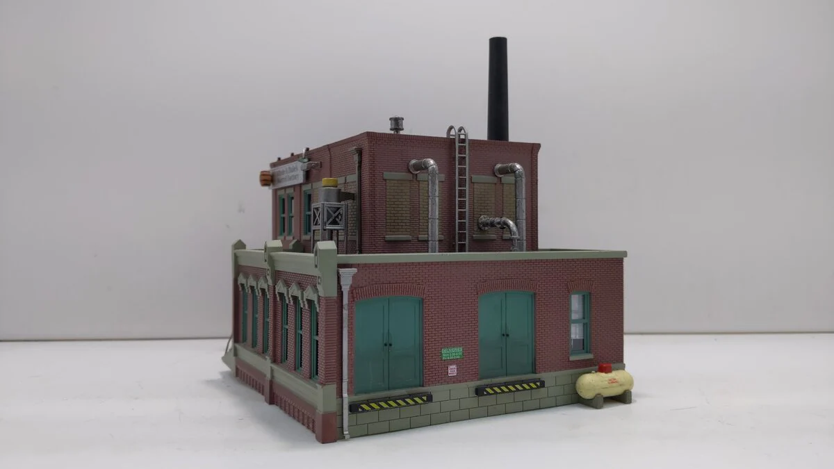 Woodland Scenics BR5026 HO Built-&-Ready Clyde & Dale's Barrel Factory Building NIB - Image 5