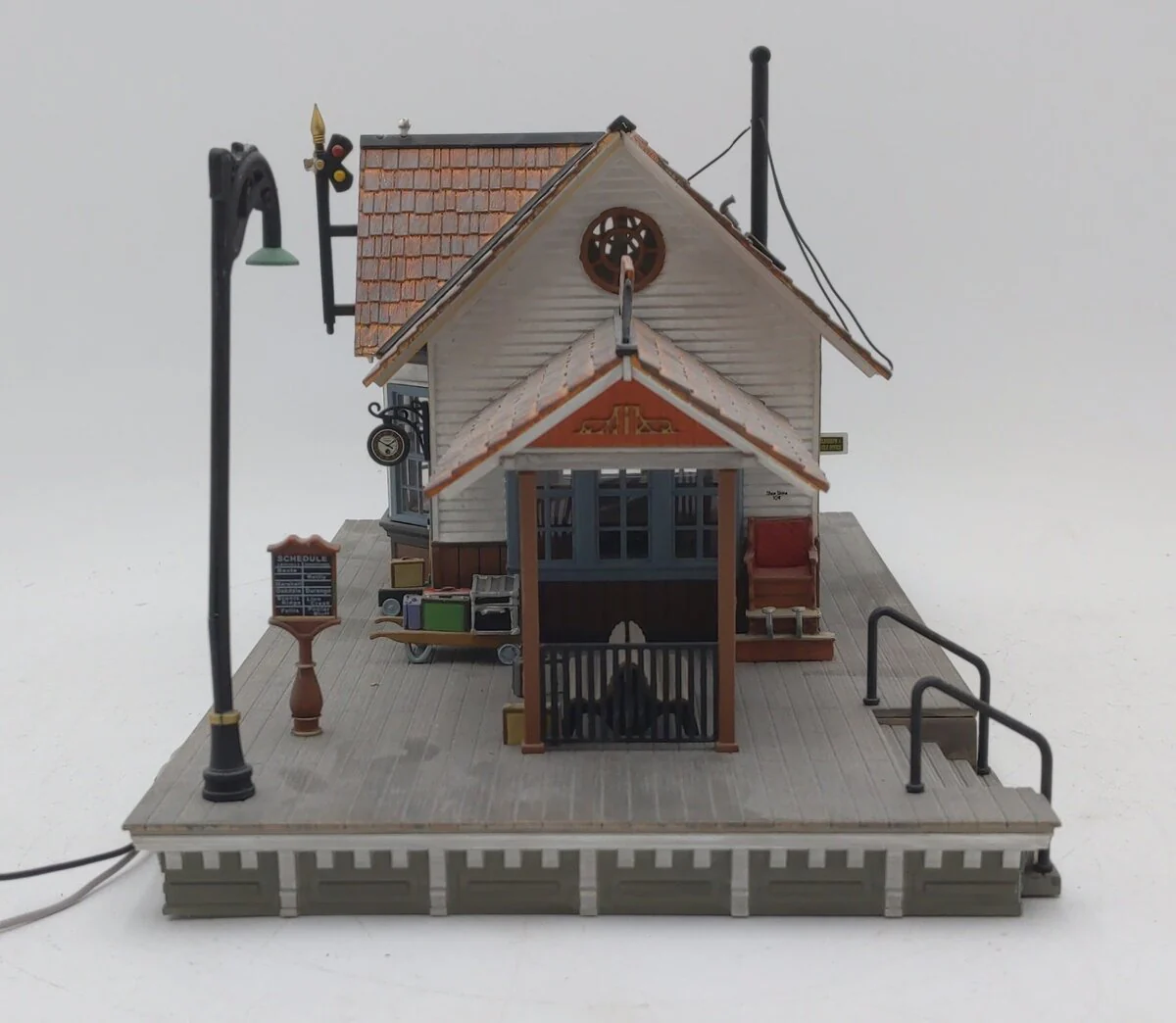 Woodland Scenics BR5852 O Built-&-Ready Linn Creek Depot Building VG - Image 2